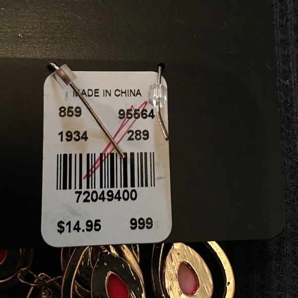 NY and Co gold drop earring with red/orange drops - Picture 3 of 3