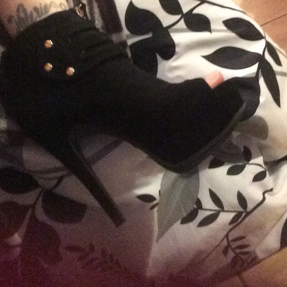 Open Toe Booties - Picture 3 of 4