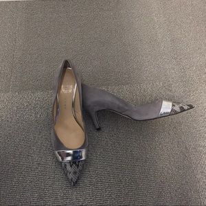Ivanka Trump grey pumps