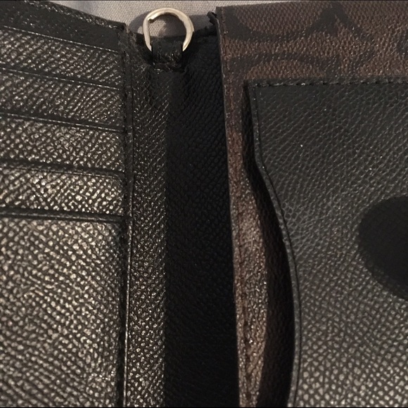 Authentic Like NEW COACH Wallet - Picture 3 of 4