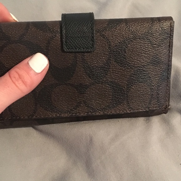 Authentic Like NEW COACH Wallet - Picture 4 of 4