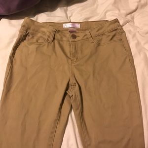No Boundaries size 11 pants.