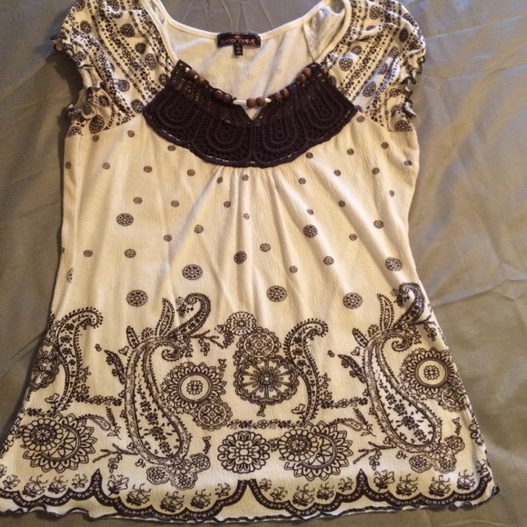 Woman's brown and cream color top - Picture 2 of 4