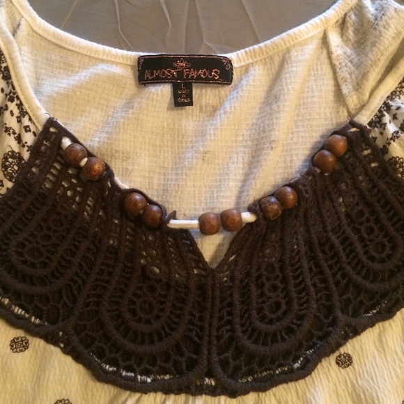 Woman's brown and cream color top - Picture 3 of 4