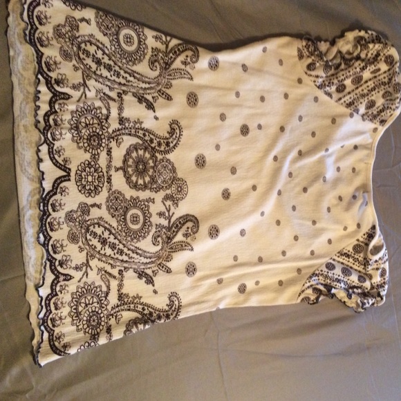 Woman's brown and cream color top - Picture 4 of 4