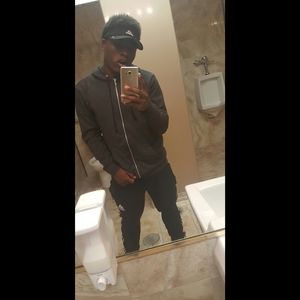 Meet your Posher, Naa