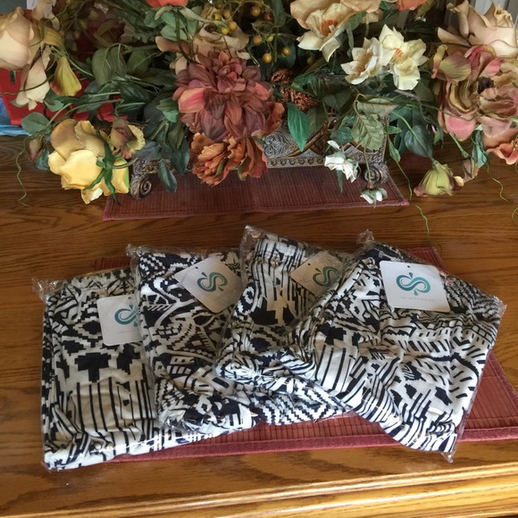 ONLY 2 Left ❤❤Navy/White Leggings - Picture 4 of 4