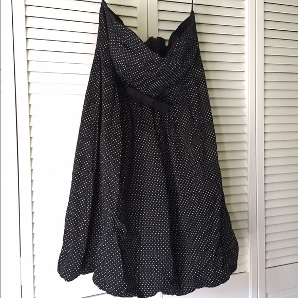 Strapless dress with bubble hem