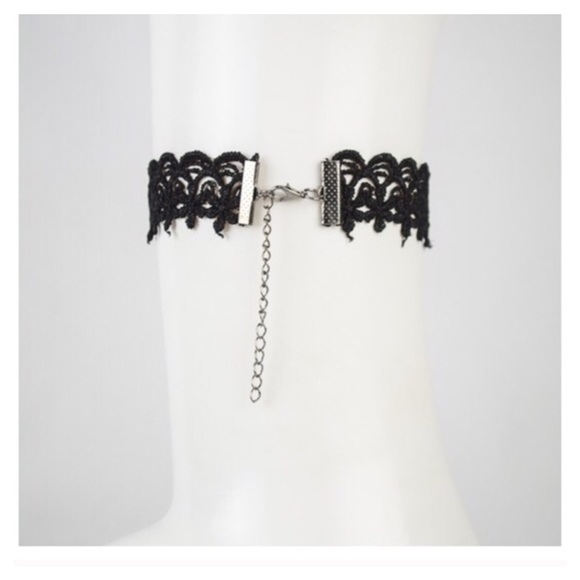 Lace Choker Necklace - Picture 3 of 4