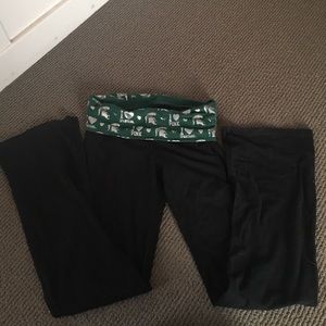 Medium Victoria secret yoga pant. Michigan state