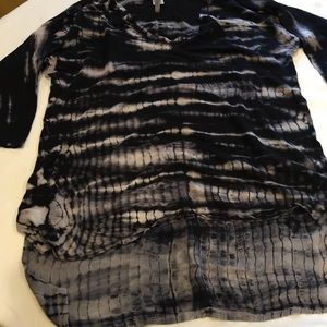 Black and gray tie died top