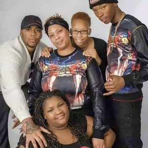 Meet your Posher, Pebbles