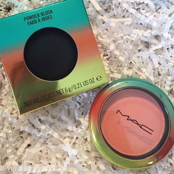 MAC Blush Crisp Whites
