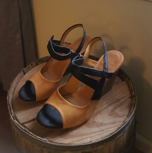 Coclico Heels Size 40 EUC - Picture 2 of 4