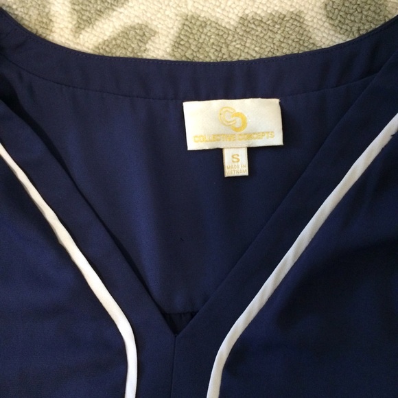 Collective Concepts Blouse - Picture 3 of 3