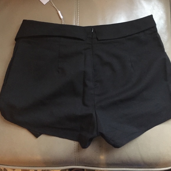 Black Persun Clothing Trendy Asymmetrical Skort - Picture 4 of 4