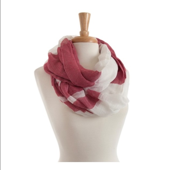 New lightweight white and red scarf