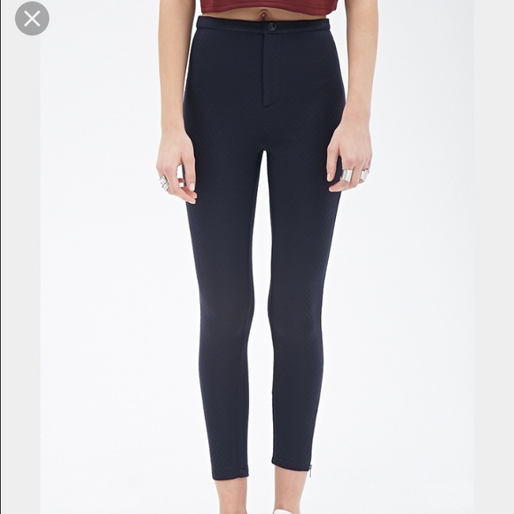 NWOT Quilted Zippered Leggings