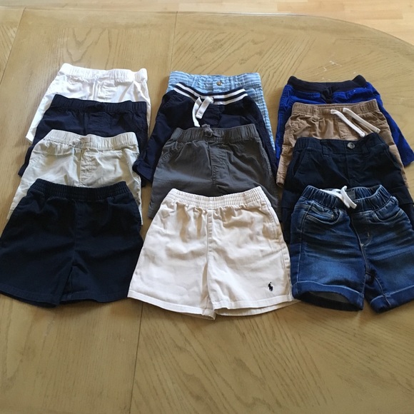 Lot of 12 shorts, different brands!