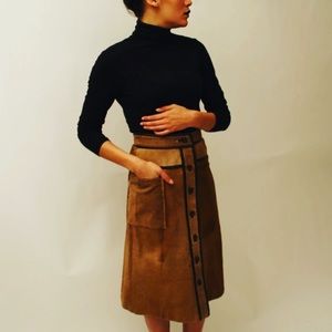 ✨HOST PICK✨Elegant Italian horse hair skirt.