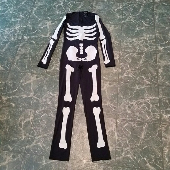 Skeleton costume