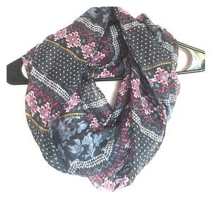 Infinity scarf