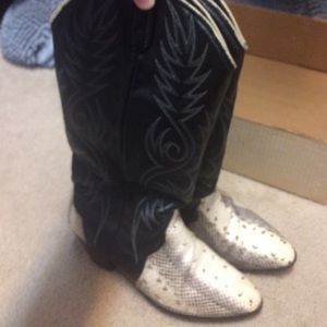 Black & White Watersnake 7M women's boot