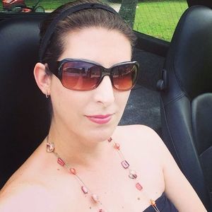 Meet your Posher, Brenna