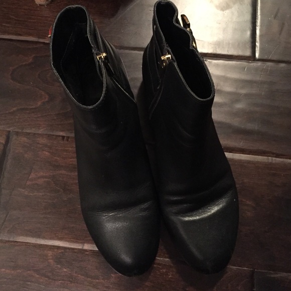 Black Dolce Vita Chelsea boots