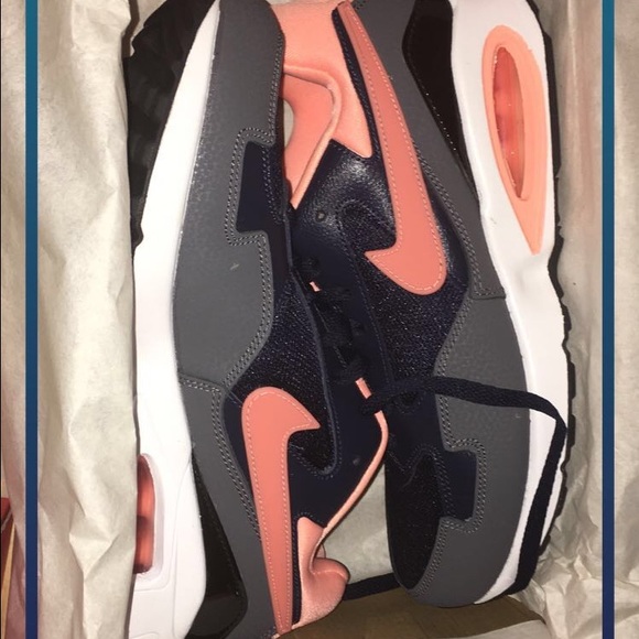 Nike air max athletic shoes