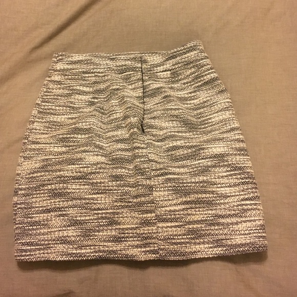 ๐
LOFT size 0 skirt - Picture 2 of 3