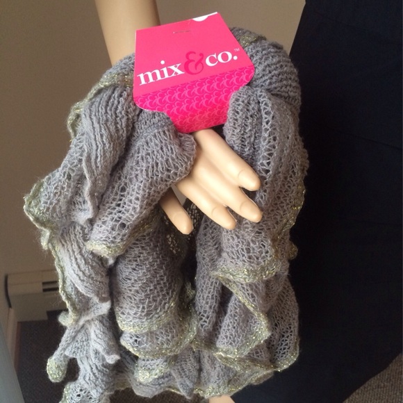Accessories - 🔴LAST CHANCE BOGO FREE🔴 Gray Eternity Scarf