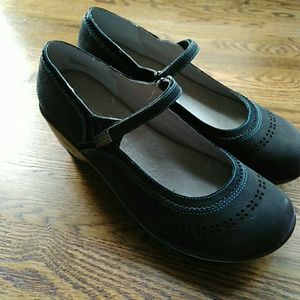 Jambu Mary Jane Wedges Size 11