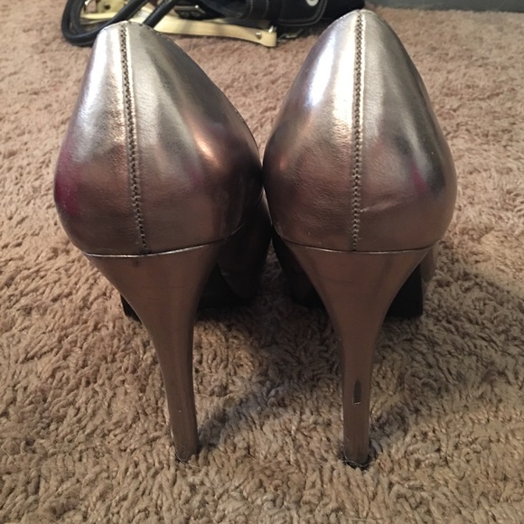 Heels - Picture 3 of 3