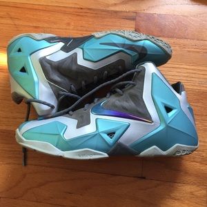 LEBRON 11 GAMMA BLUE