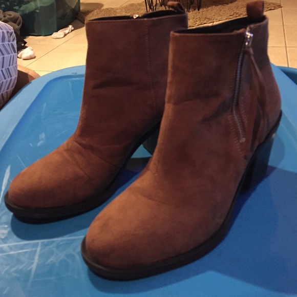 Suede tan booties! Worn once!!! Size 8/39