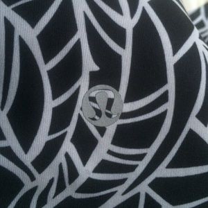 Lululemon wunder under