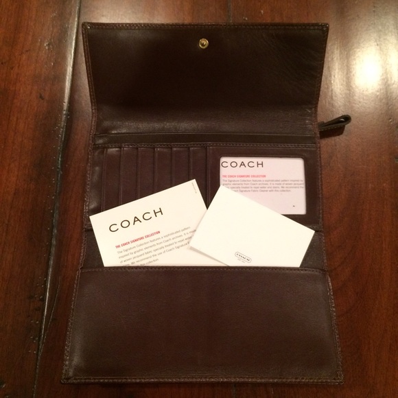 COACH Signature Collection large wallet - Picture 2 of 4