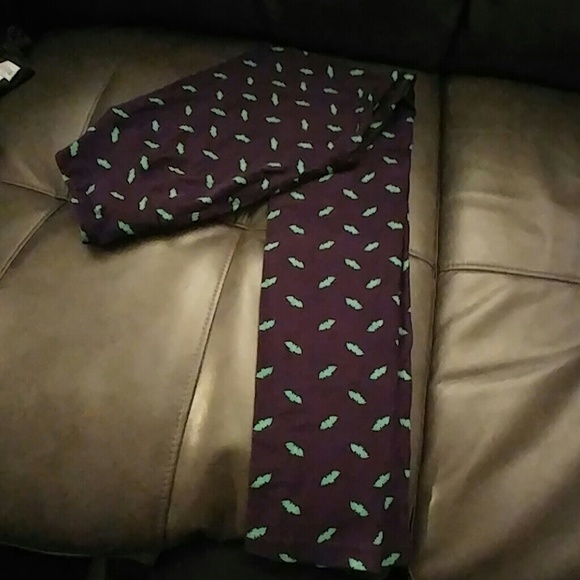 Lularoe bat leggings