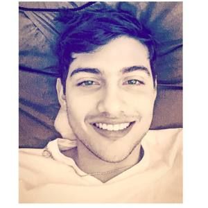 Meet your Posher, Sebastian