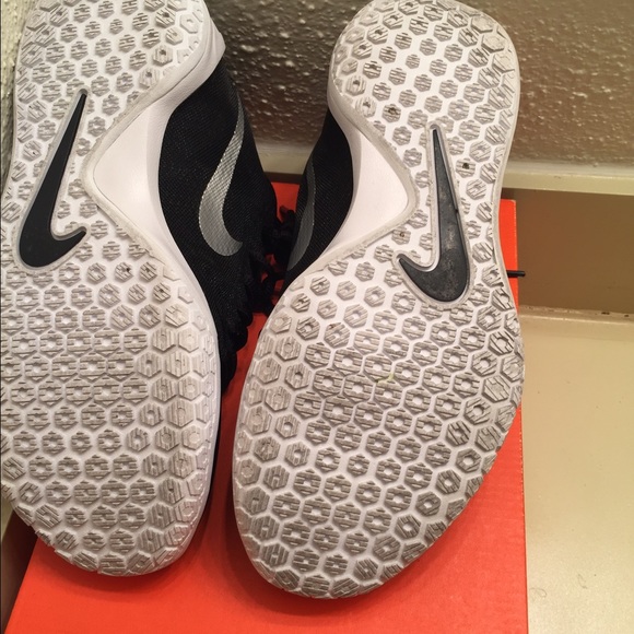 Nike Hyperchase basketball shoe - Picture 2 of 3
