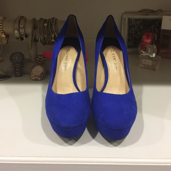 Gianni Bini Royal blue pumps
