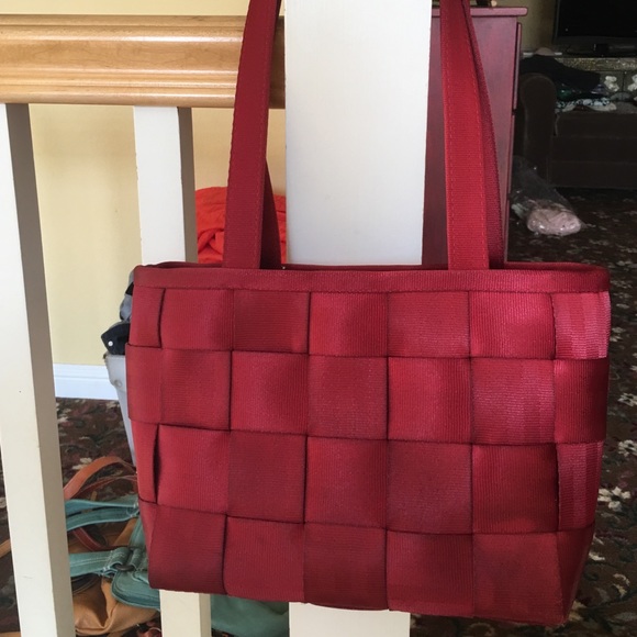 Harvey's seatbelt bag