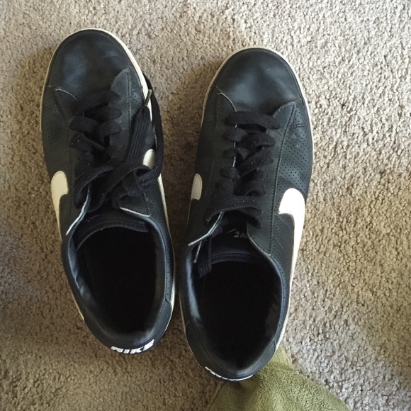 Nike 10.5 - Picture 1 of 3