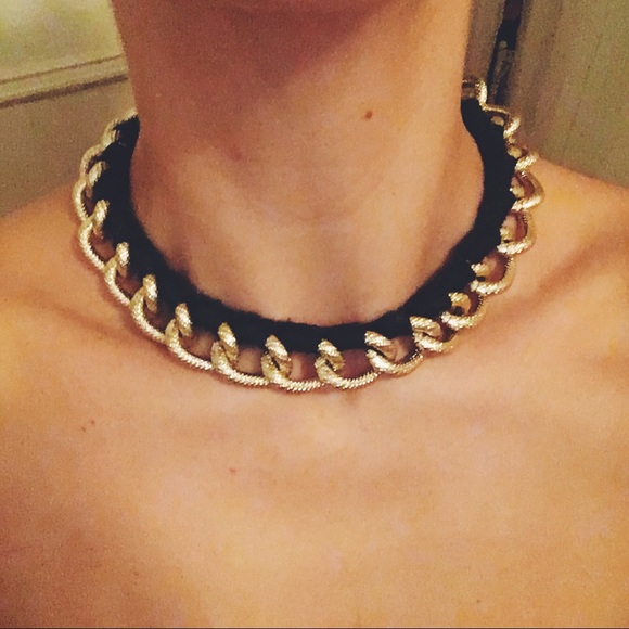 Crochet gold and dark green choker