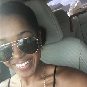 Meet your Posher, Desirae