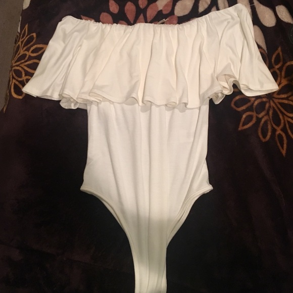 White Off The Shoulder Bodysuit in Size Medium 😍