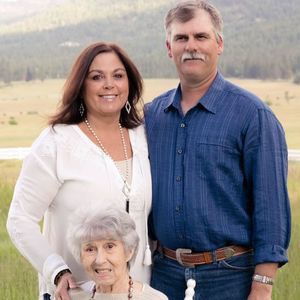 Meet your Posher, Dana