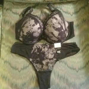 Black and Nude Bra (40DD) and Panty (14/16) Set