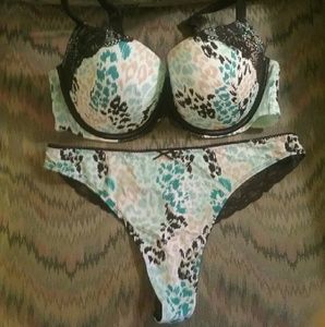 Mint Leopard Bra (40D) and Panty (14/16) Set